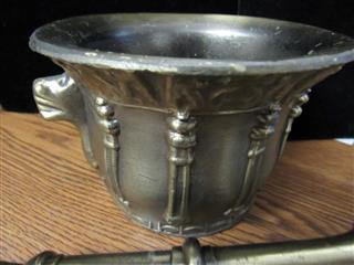 VINTAGE BRASS CAST METAL SERPENT MORTAR WITH PESTLE